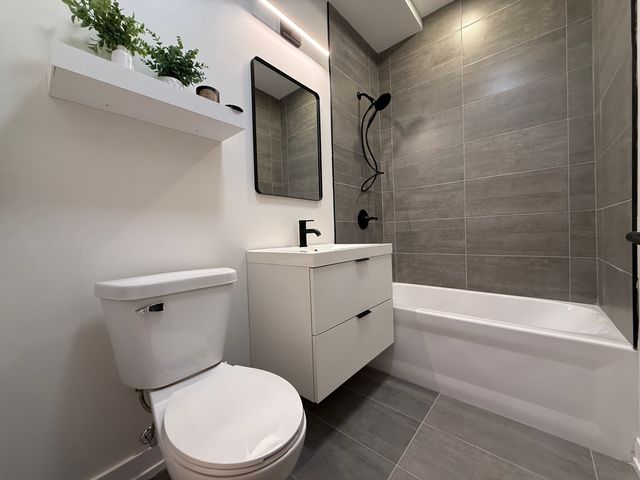 1641 S 57th Avenue, Cicero, IL 60804