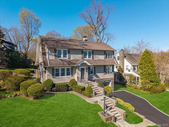 85 Lansdowne Drive, Larchmont, NY 10538