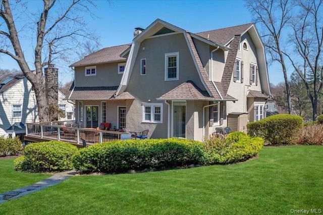 85 Lansdowne Drive, Larchmont, NY 10538