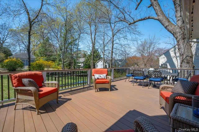 85 Lansdowne Drive, Larchmont, NY 10538