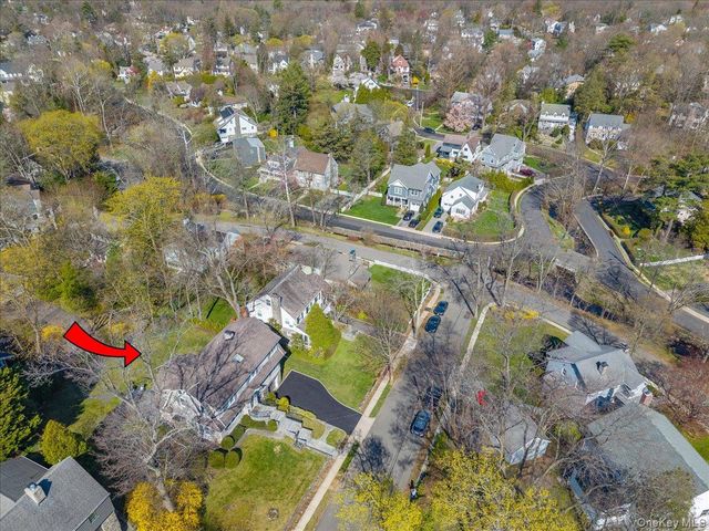 85 Lansdowne Drive, Larchmont, NY 10538