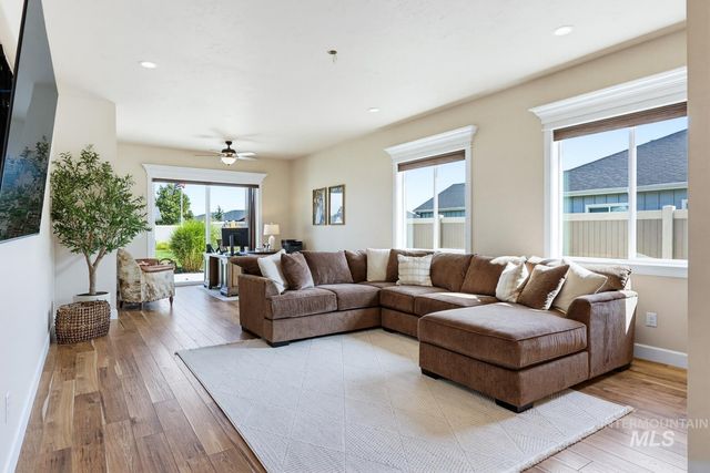 367 Bard, Middleton, ID 83644