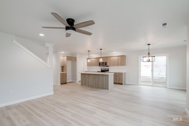 27 S Sweetgrass Pl, Nampa, ID 83651