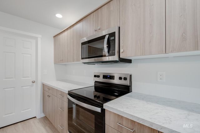 27 S Sweetgrass Pl, Nampa, ID 83651