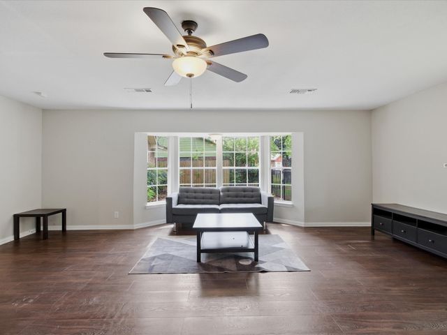 2732 Foxcroft Circle, Denton, TX 76209