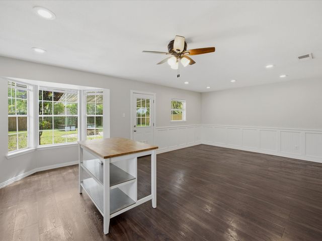 2732 Foxcroft Circle, Denton, TX 76209