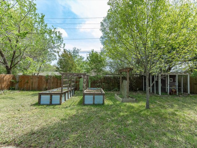 2732 Foxcroft Circle, Denton, TX 76209