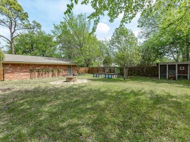 2732 Foxcroft Circle, Denton, TX 76209