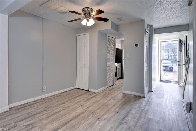 1338 Peabody DR, Hampton, VA 23666