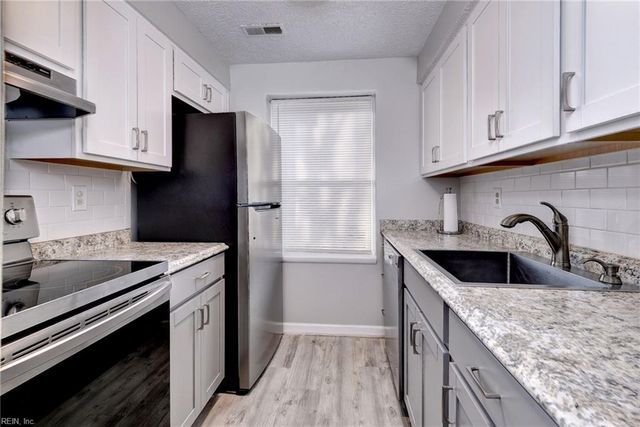 1338 Peabody DR, Hampton, VA 23666