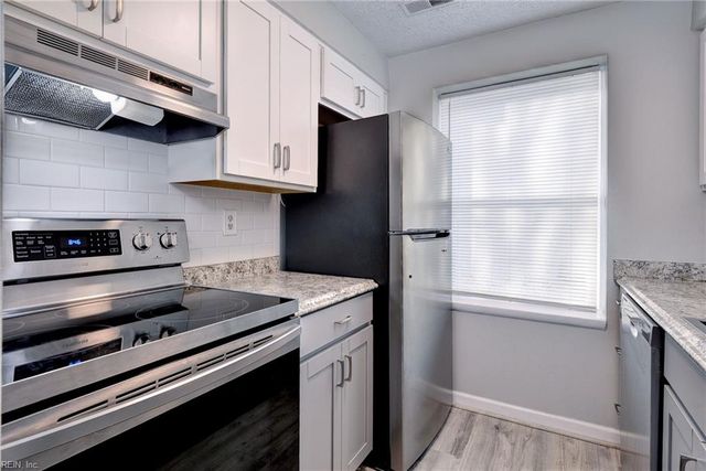 1338 Peabody DR, Hampton, VA 23666