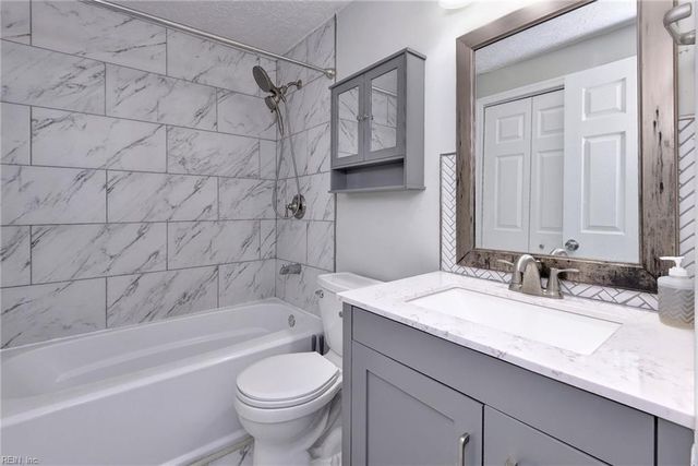 1338 Peabody DR, Hampton, VA 23666