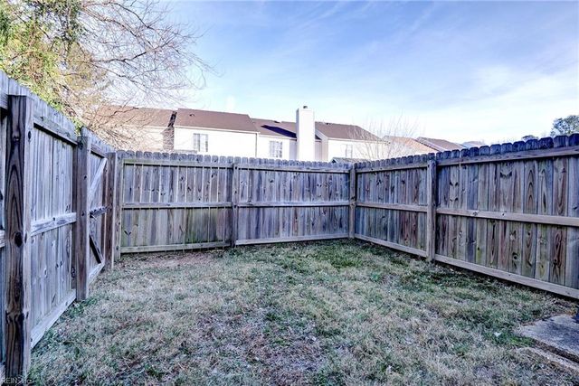 1338 Peabody DR, Hampton, VA 23666