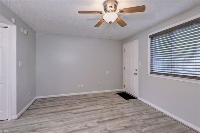 1338 Peabody DR, Hampton, VA 23666