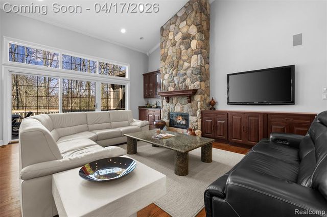 5146 Lagoons Circle 22, West Bloomfield, MI 48323