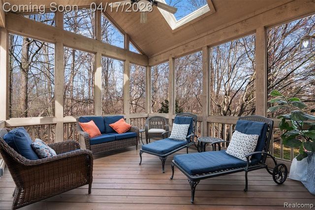 5146 Lagoons Circle 22, West Bloomfield, MI 48323