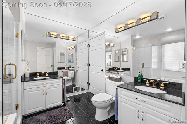 5146 Lagoons Circle 22, West Bloomfield, MI 48323