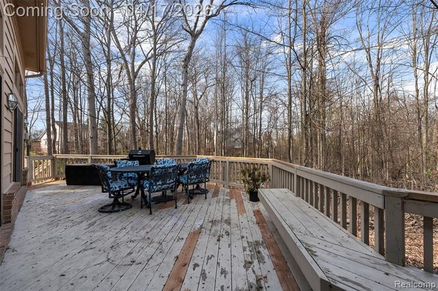5146 Lagoons Circle 22, West Bloomfield, MI 48323