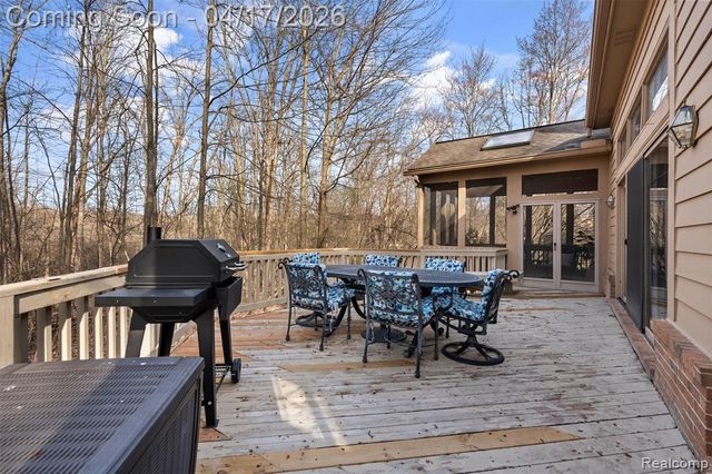 5146 Lagoons Circle 22, West Bloomfield, MI 48323