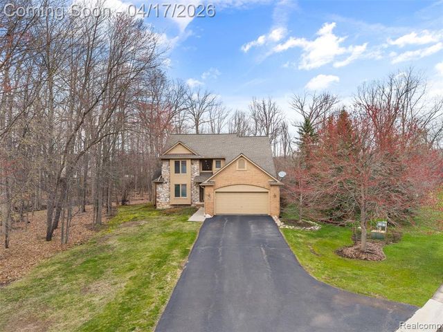5146 Lagoons Circle 22, West Bloomfield, MI 48323