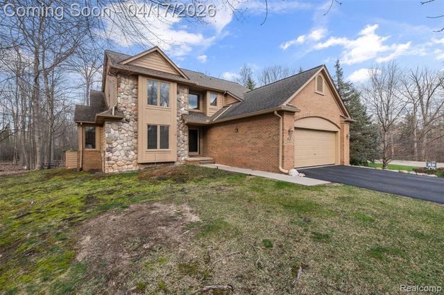 5146 Lagoons Circle 22, West Bloomfield, MI 48323