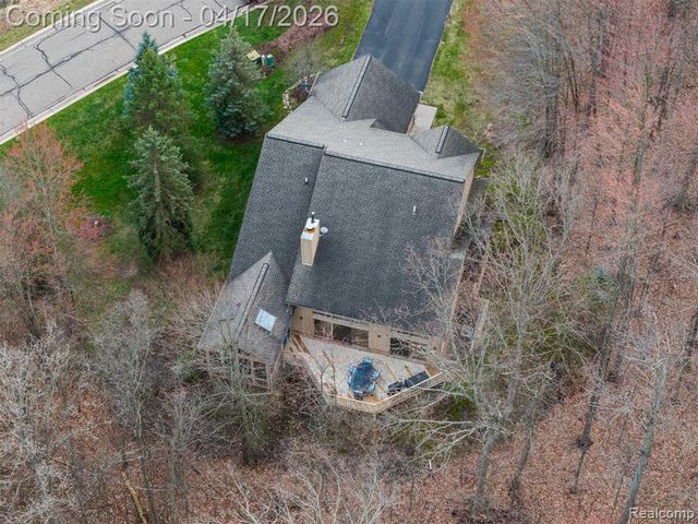 5146 Lagoons Circle 22, West Bloomfield, MI 48323