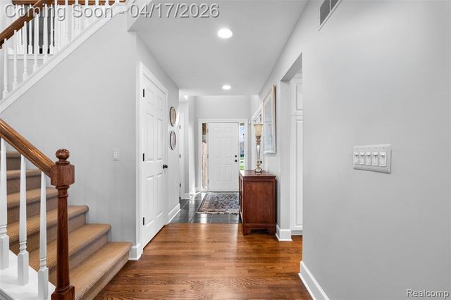 5146 Lagoons Circle 22, West Bloomfield, MI 48323