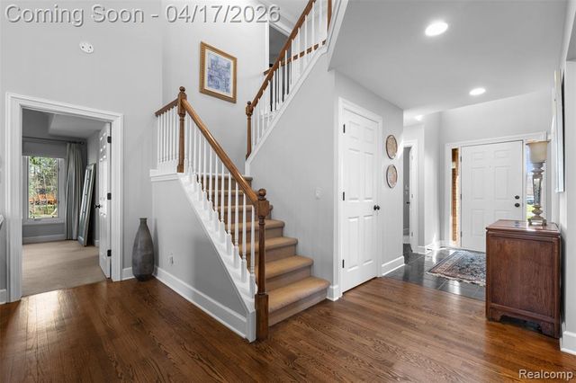 5146 Lagoons Circle 22, West Bloomfield, MI 48323