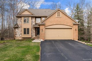 5146 Lagoons Circle 22, West Bloomfield, MI 48323