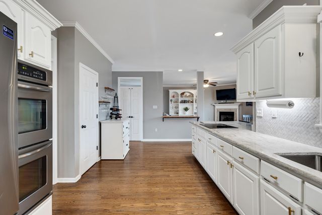 676 BROOKMERE DR, Collierville, TN 38017