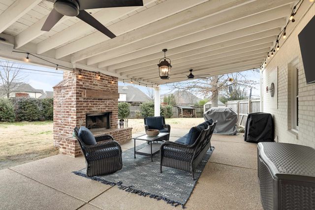 676 BROOKMERE DR, Collierville, TN 38017