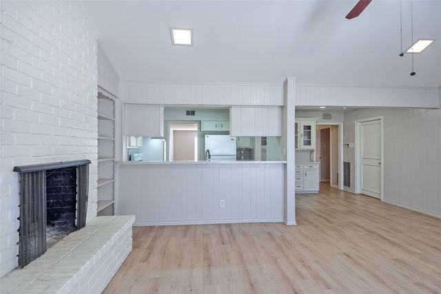 10679 Sandpiper Lane, Dallas, TX 75230