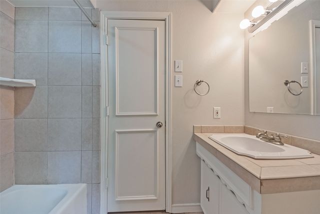 10679 Sandpiper Lane, Dallas, TX 75230
