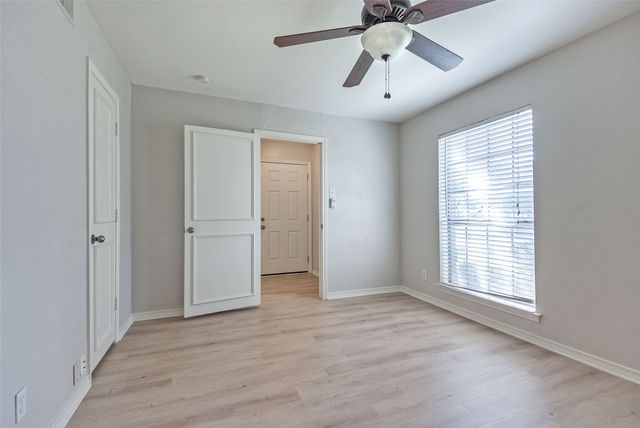 10679 Sandpiper Lane, Dallas, TX 75230