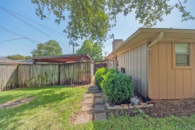 10679 Sandpiper Lane, Dallas, TX 75230