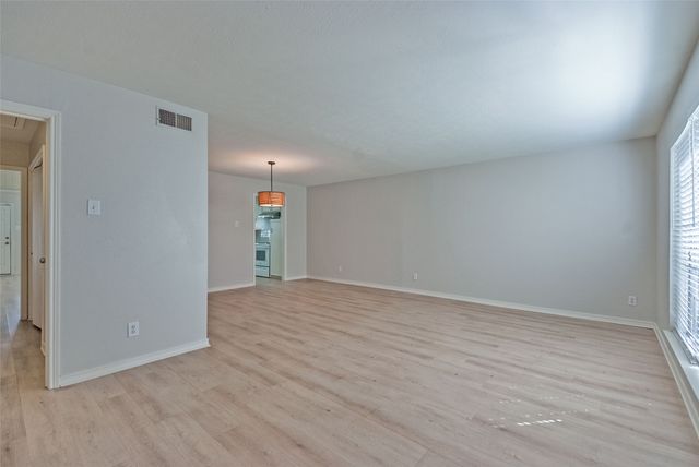 10679 Sandpiper Lane, Dallas, TX 75230