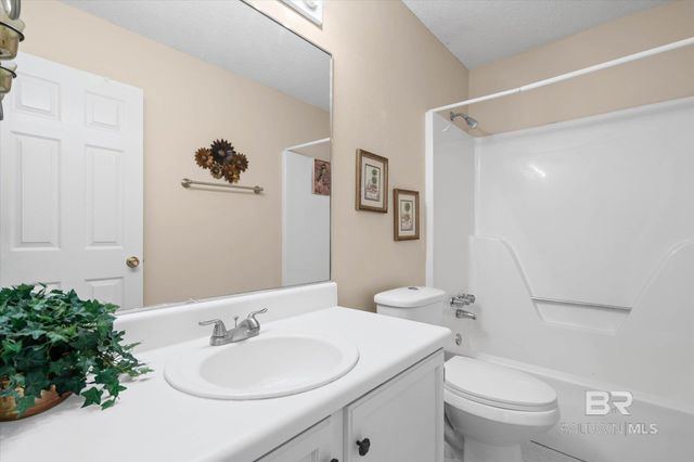 314 N Spring Lake Drive, Mobile, AL 36695