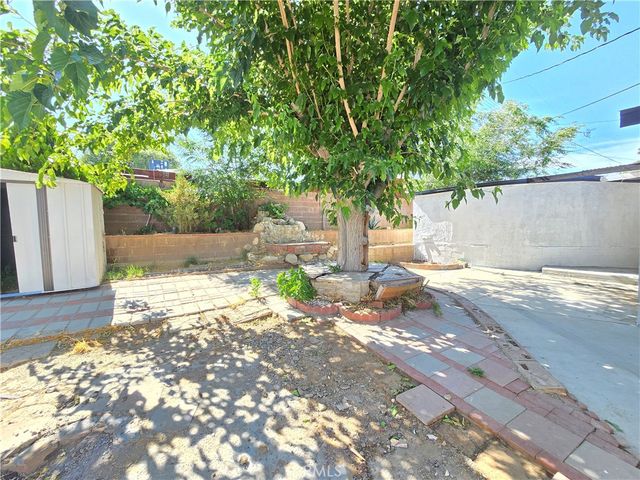 44221 4th E, Lancaster, CA 93535