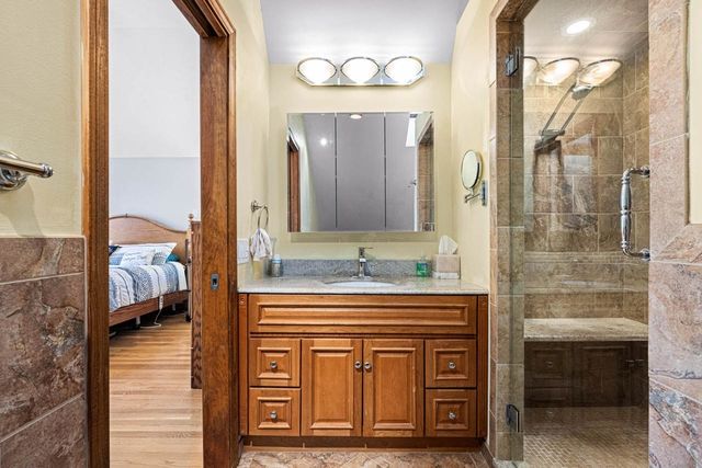 32 Lindsay Road, Hooksett, NH 03106