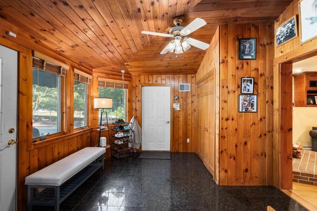 32 Lindsay Road, Hooksett, NH 03106