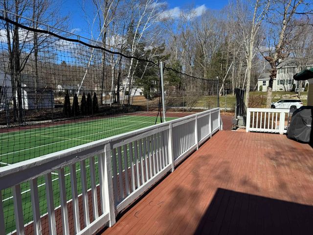 32 Lindsay Road, Hooksett, NH 03106