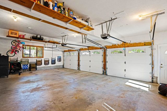 32 Lindsay Road, Hooksett, NH 03106