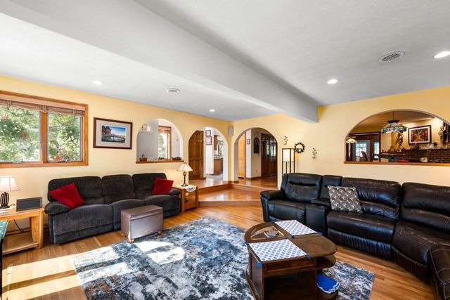 32 Lindsay Road, Hooksett, NH 03106