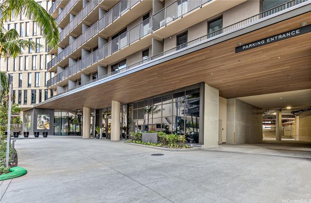 987 Queen Street 1802, Honolulu, HI 96814