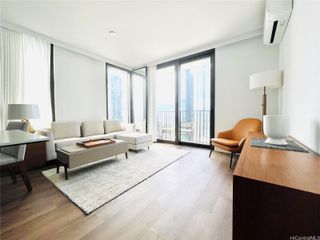 987 Queen Street 1802, Honolulu, HI 96814