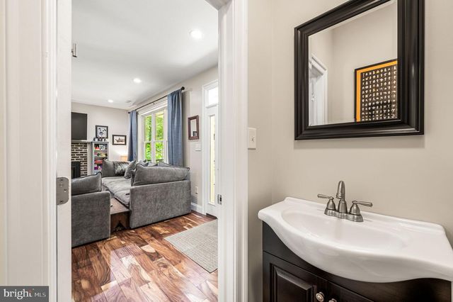 206 FOX RUN LN, Lincoln University, PA 19352