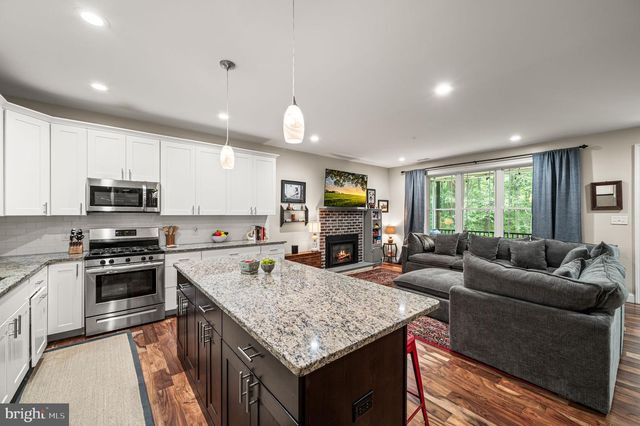 206 FOX RUN LN, Lincoln University, PA 19352