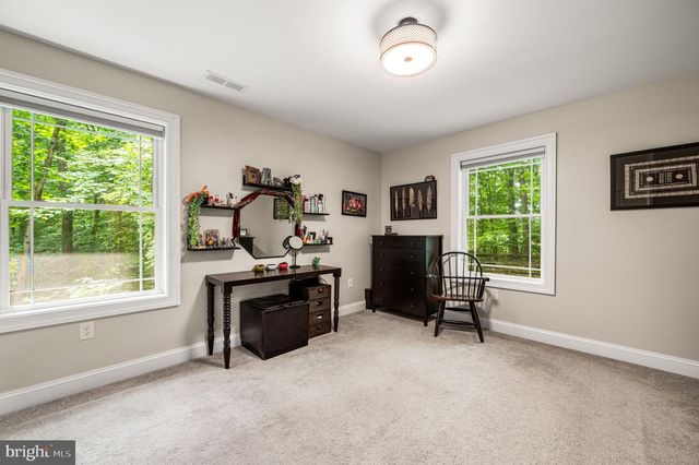 206 FOX RUN LN, Lincoln University, PA 19352