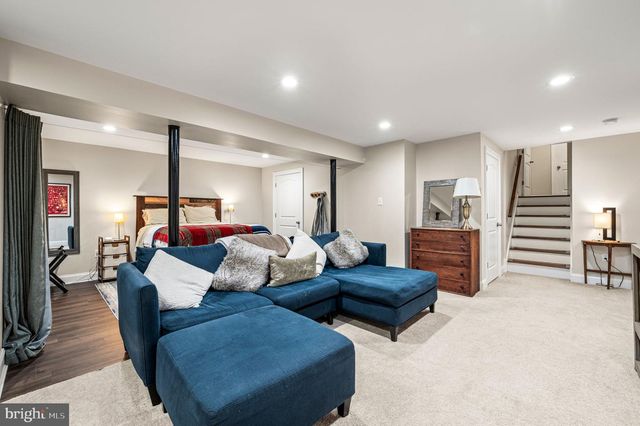 206 FOX RUN LN, Lincoln University, PA 19352