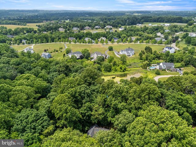 206 FOX RUN LN, Lincoln University, PA 19352